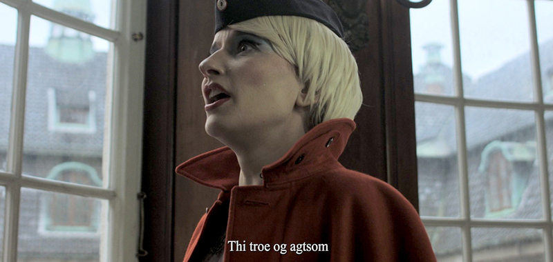 Kirsten Astrup "Troe og Agtsom" (still), 2017, Video. Foto-Tore-Hallas